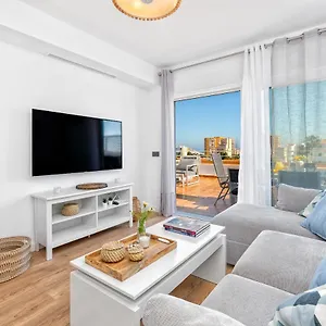 Apartment Lola Playa Puerto Marina, Benalmadena